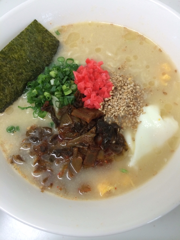 激辛高菜を乗せて☆ピリ辛とんこつラーメン レシピ・作り方 by ajisai624|楽天レシピ